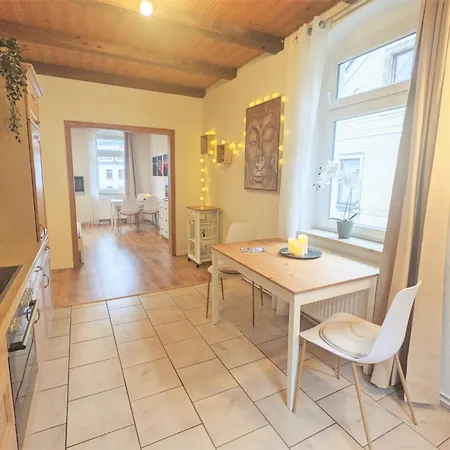 R3 - Urlaubsmagie - Helle Mit Garten & Pool