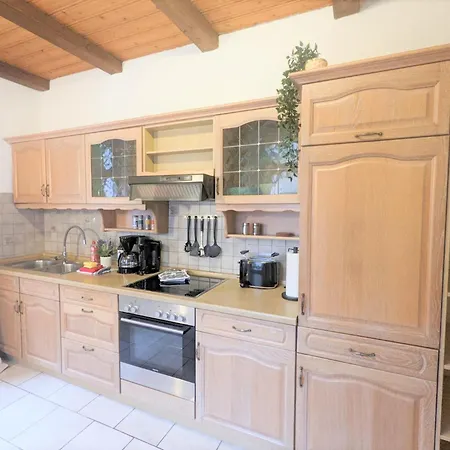 Holiday home R3 - Urlaubsmagie - Helle Mit Garten & Pool *