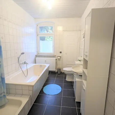 R3 - Urlaubsmagie - Helle Mit Garten & Pool Holiday home