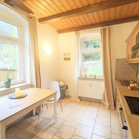 R3 - Urlaubsmagie - Helle Mit Garten & Pool Holiday home